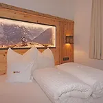 Ladis-10 By Interhome Apartament